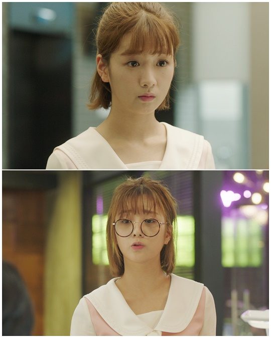 윤보미, 이번 생은 직장인...세라복은 야근 모드에 필수