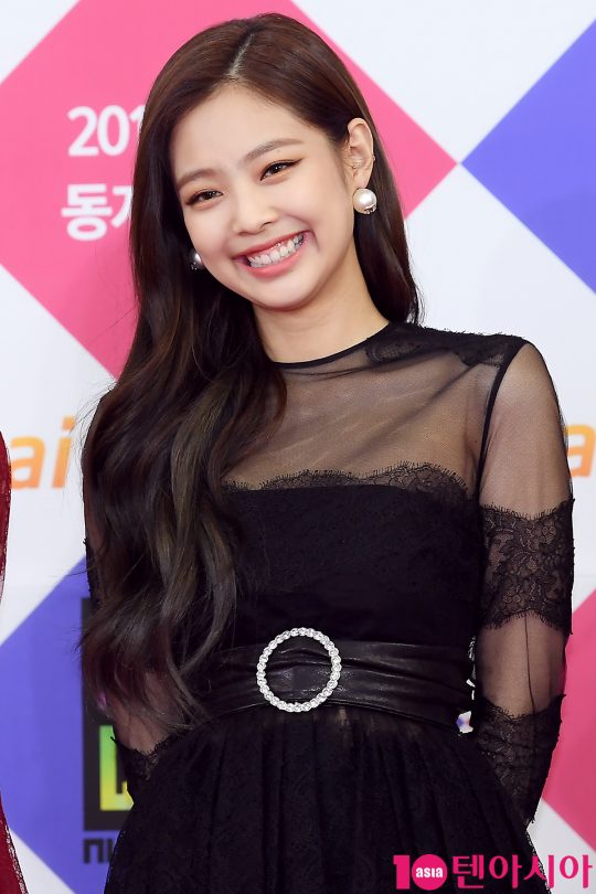 [TEN PHOTO] 블랙핑크 제니 미소 천사