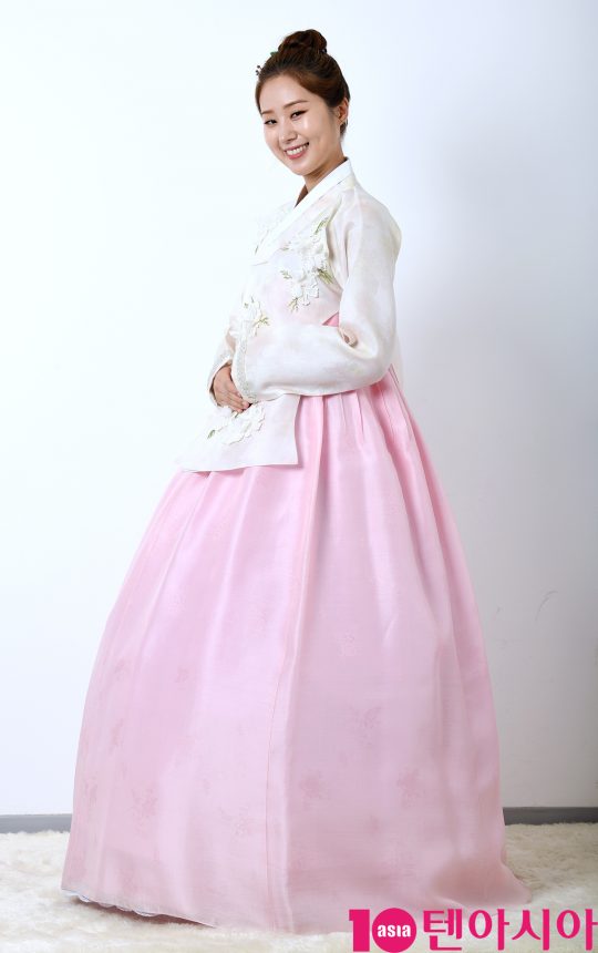 [TEN PHOTO]지은 고운 한복자태로 남심자극