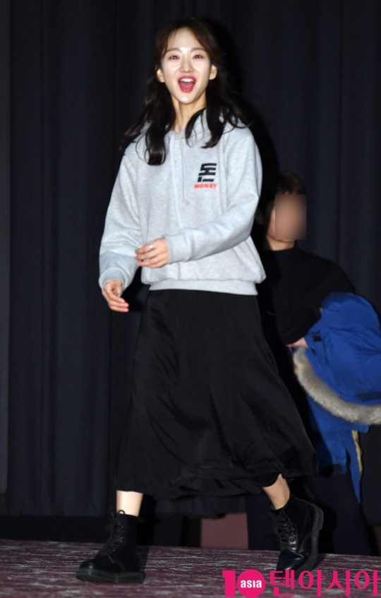 [TEN PHOTO]원진아 이쁘다는 말에 놀란미소