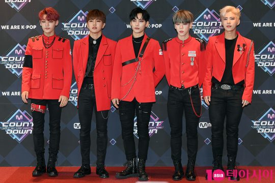 [TEN PHOTO] 에이스 블랙앤 레드