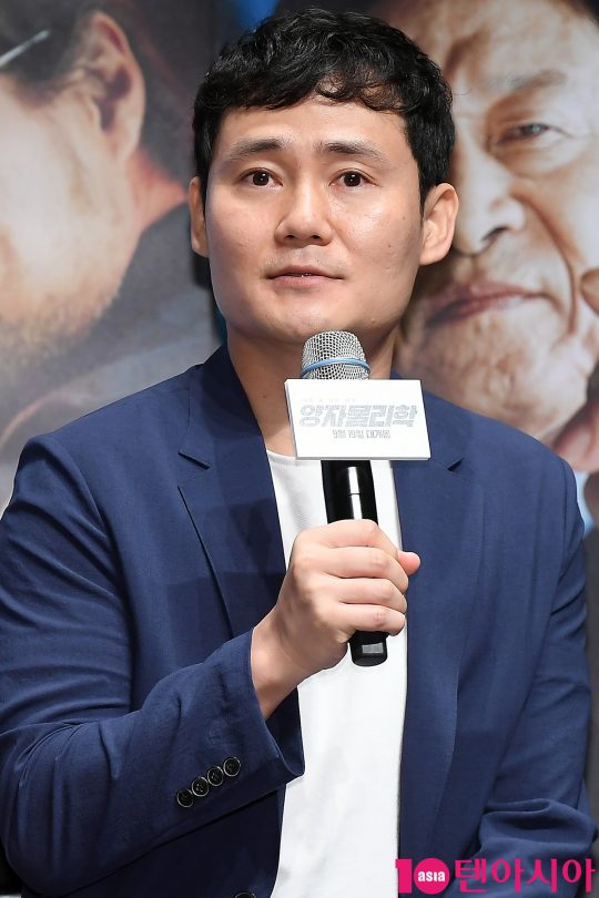 양자물리학 이성태 감독 버닝썬 유사? 클럽에서 마약하는 게 비현실적 설정이라 생각