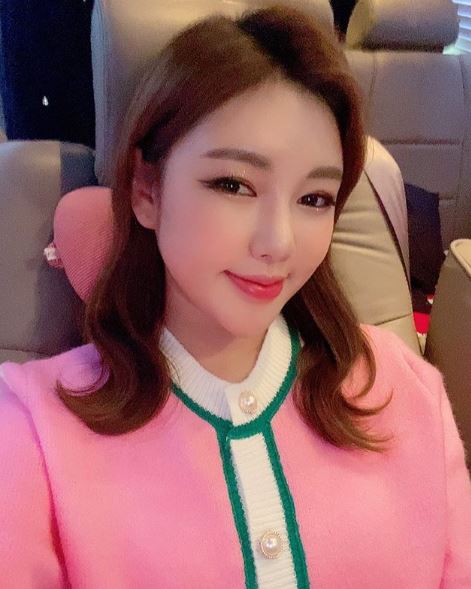 송가인, 핑크 카디건도 찰떡···러블리한 매력