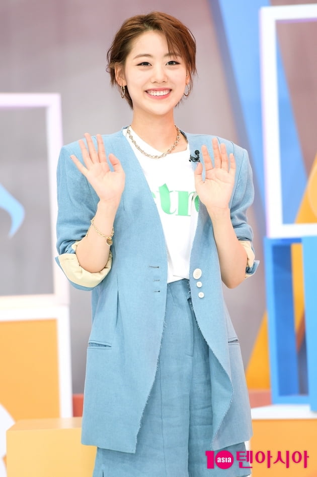 [TEN 포토] 위키미키 루아 수줍은 미소로