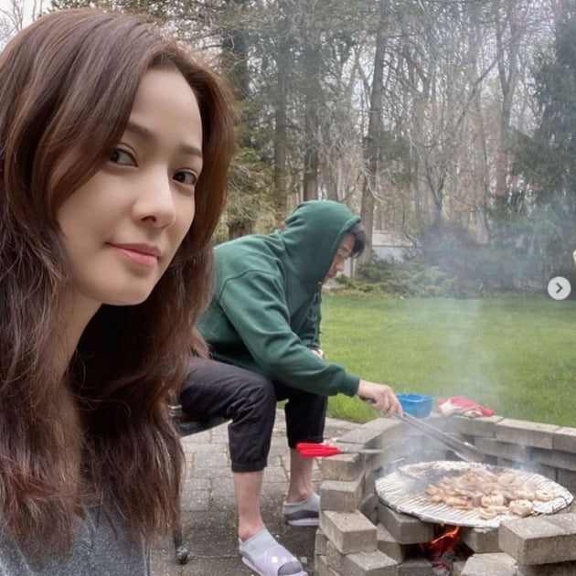 손태영은 좋겠네…주말엔 ♥권상우 직접 구운 불맛 고기 [TEN★]