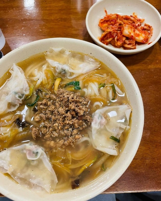 -13kg 김빈우, 크롭티로 드러낸 허리…바디 화보 촬영 후 자신감UP [TEN★]