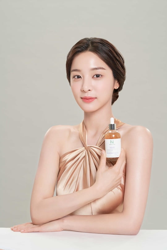 설인아, 피부미인이 담아낸 무결점 아름다움…뷰티 브랜드 화보 공개