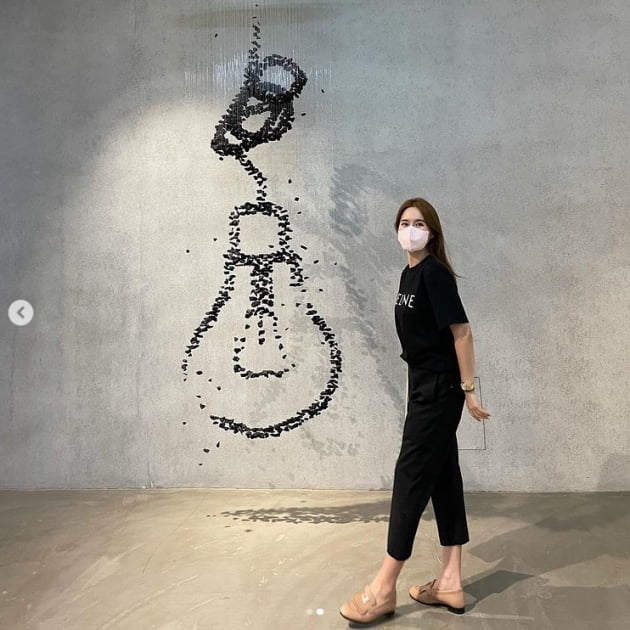안정환♥ 이혜원, 미대언니 갤러리 나들이...여고생 엄마라 믿어지지 않는 미스코리아[TEN★]