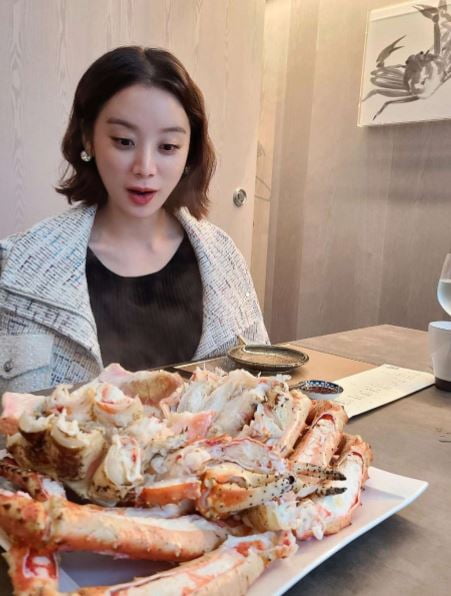 신민철♥ 혜림, 대왕 킹크랩 실물 영접에 휘둥그레 이렇게 큰 건 처음 [TEN★]