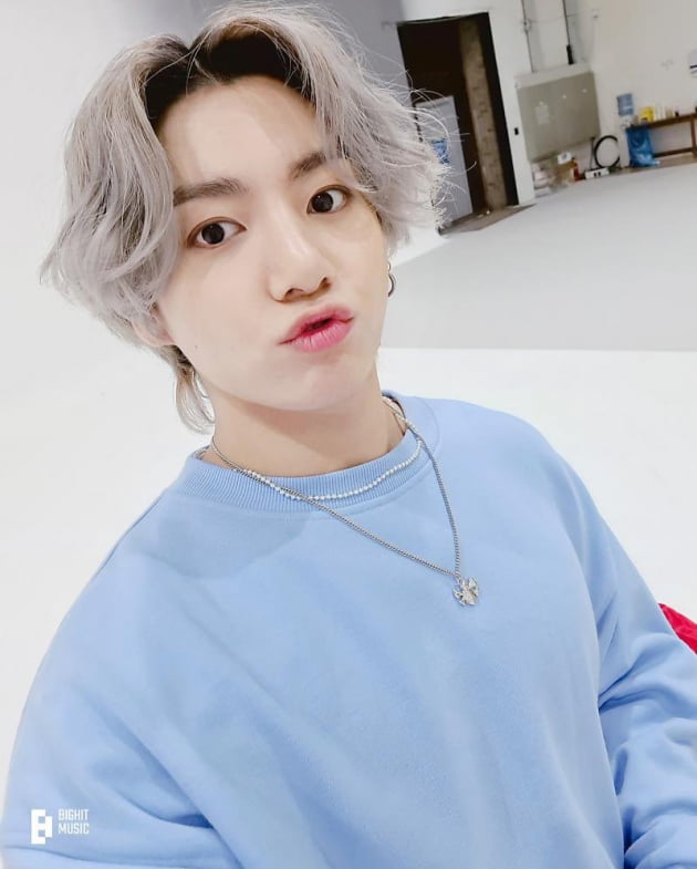 방탄소년단 정국, 日방송 8살 크리스마스 소원 등장 산타상, 엄마께 정국을 데려와 주세요