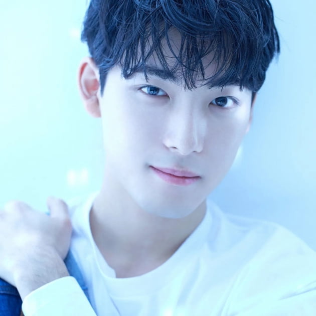 슛돌이 꼬마 얼짱 지승준, 배우 느낌 나네…청량·나른·우수의 눈빛[TEN★]