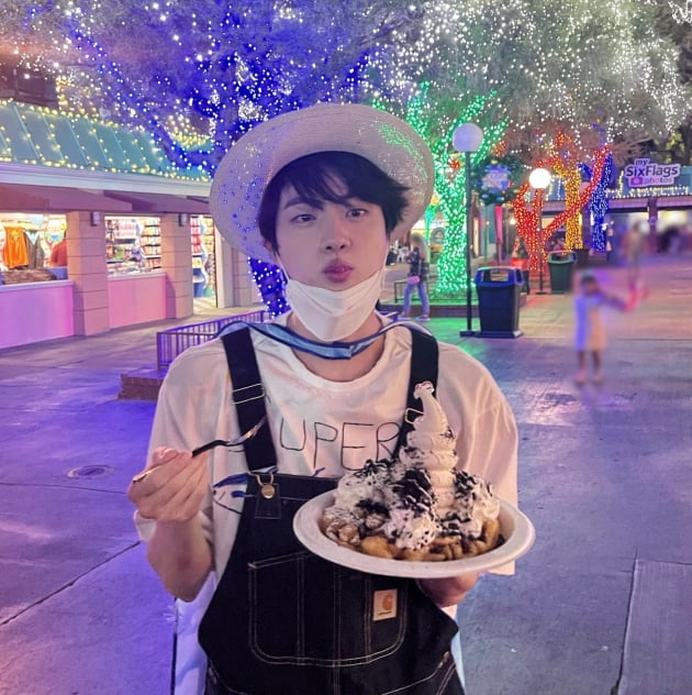방탄소년단 진 슈퍼참치 유튜브 5500만뷰 돌파 슈퍼행진