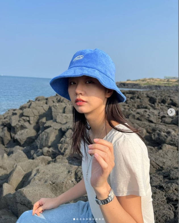 류준열♥ 혜리, 제주도에서 힐링중...와인 두 잔이 나란히[TEN★]