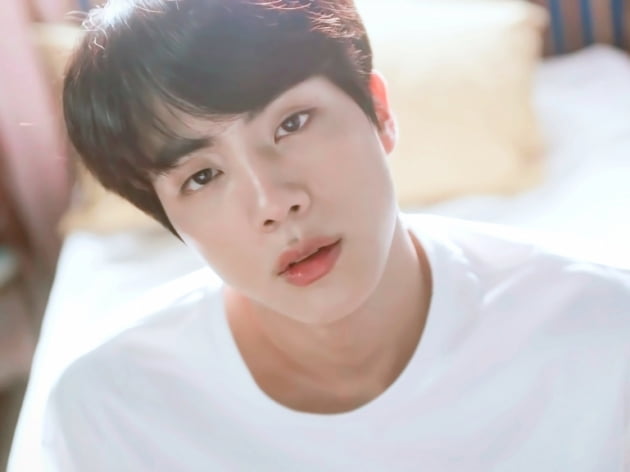 방탄소년단 진, 아름다운 비행의 시작 Awake.. 스포티파이 1억 돌파