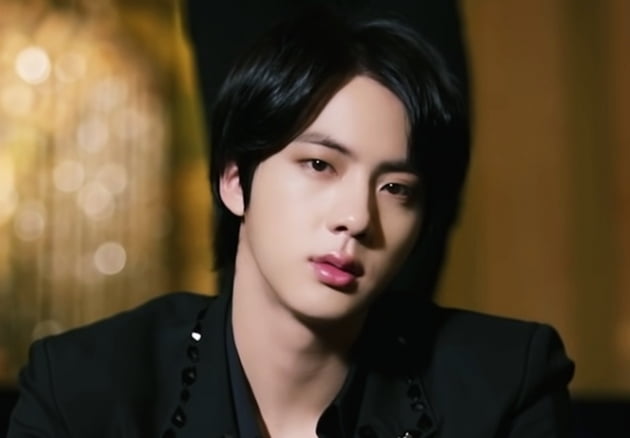방탄소년단 진, 상파울로 스트리트 갤러리 에서 보인 작품세계