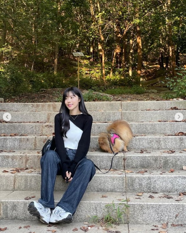 박성광♥이솔이, 크롭티 입고 섹시하게 가을산책...점점 더 어려지는 비주얼[TEN★]