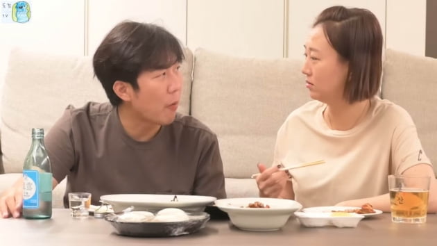 [종합] 장윤정, ♥도경완 카드로 세탁소 1회에 33만원 결제…몇 십 벌 했길래 당혹(도장TV)