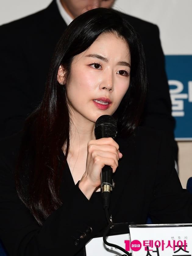 [TEN 포토] 오메가엑스 변호 맡은 서주연 변호사