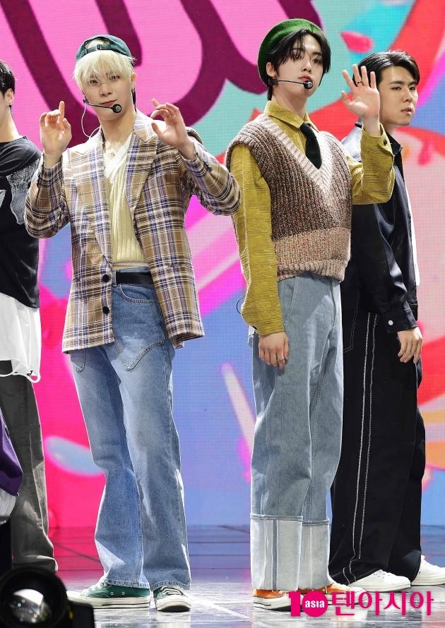 [TEN 포토] 문빈&산하 반전매력 두 남자
