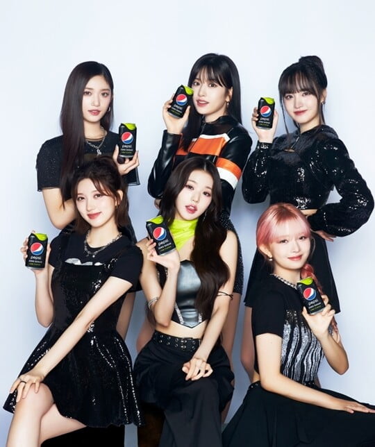 아이브, 6人6色 완벽 비주얼 합…청량+러블리 서머 퀸 등극
