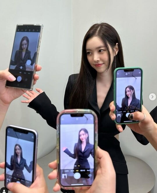 진세연, MZ세대 슈퍼스타 컷…하의실종 패션으로 반전 섹시미