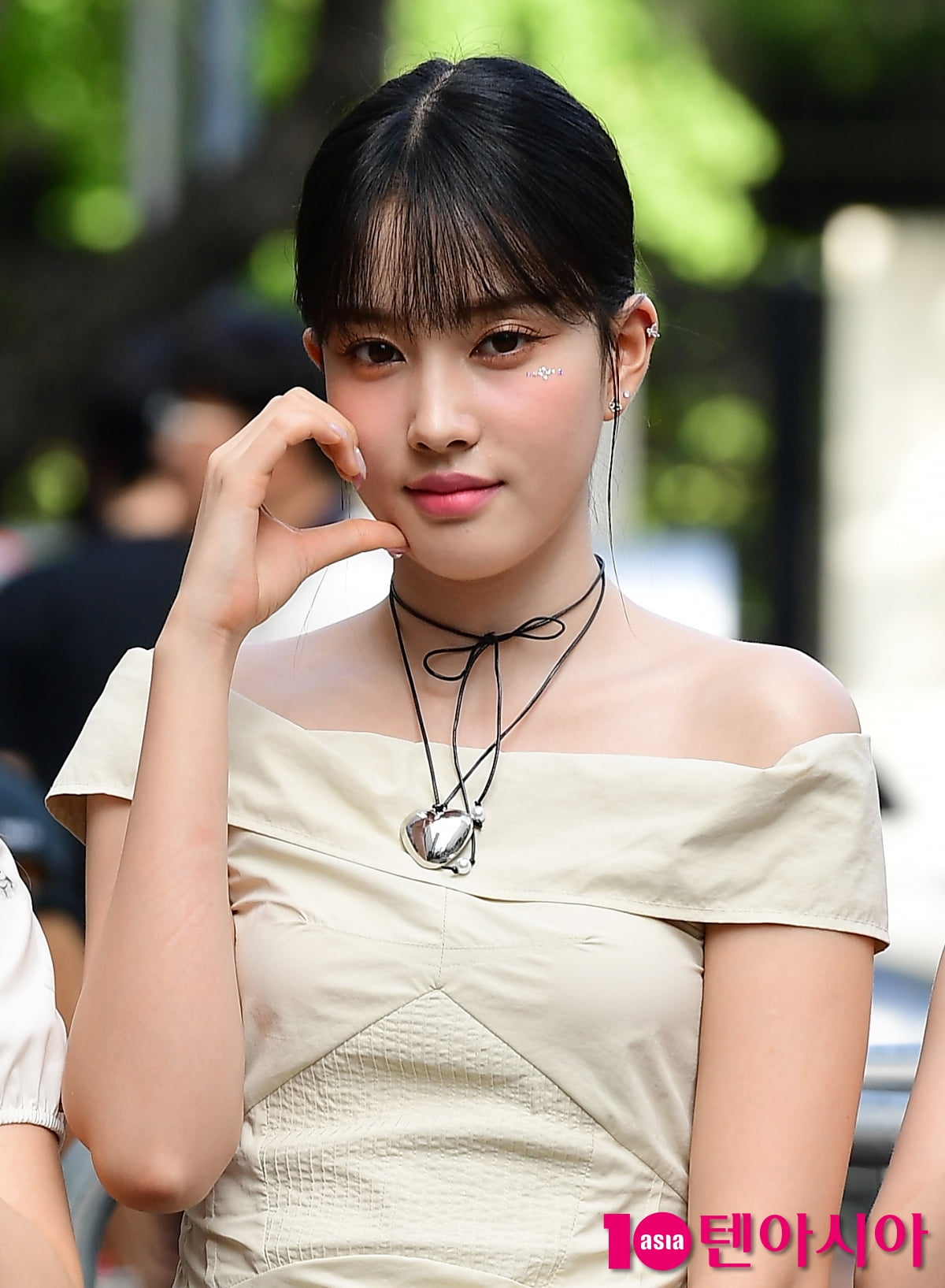 [TEN포토] 스테이씨 윤 새침한 하트