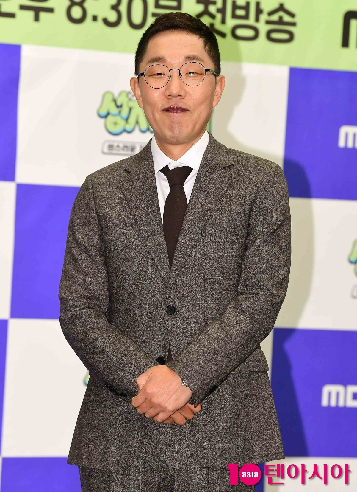 과거 세탁 김제동, 3년만 복귀 힘 못쓰네…철 지난 어르신 콘셉트 안 먹히는 이유 [TEN피플]