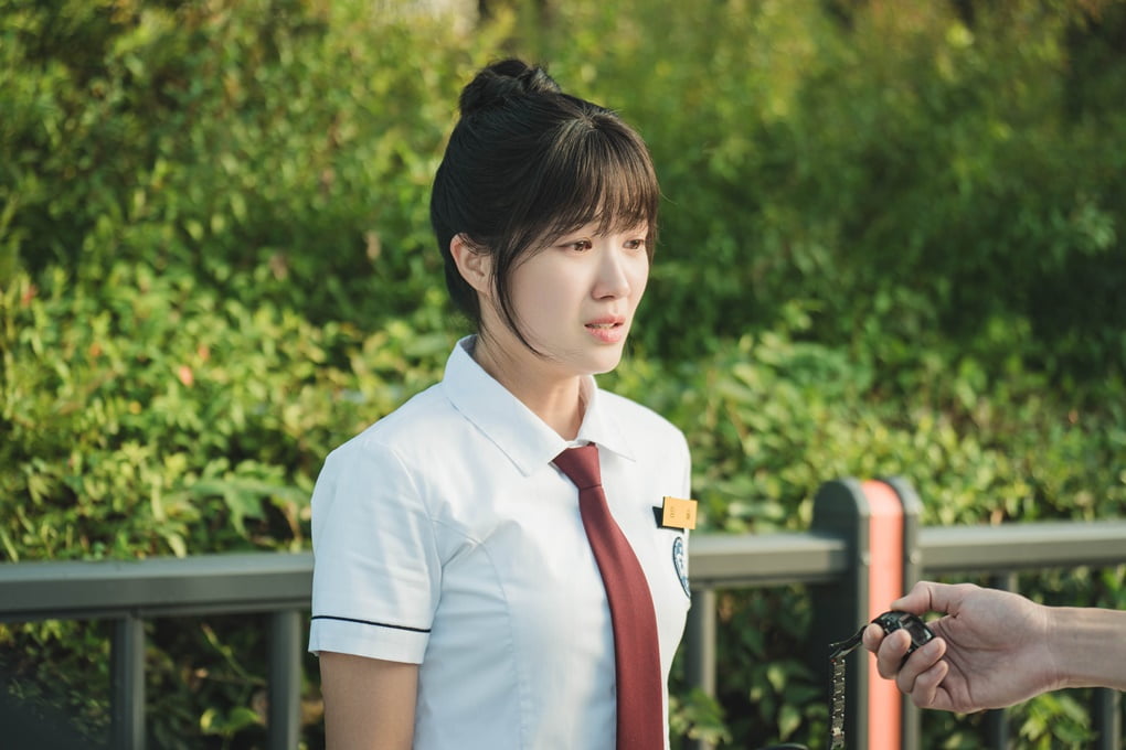 또 교복 입은 김혜윤, 아는 맛이 무섭다…변우석과 청춘 로맨스('선재 업고 튀어')
