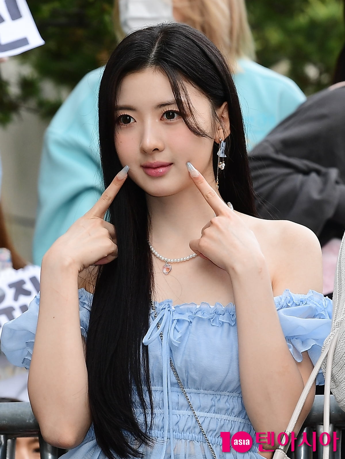 [TEN포토]비웨이브 고운 인형의 볼콕