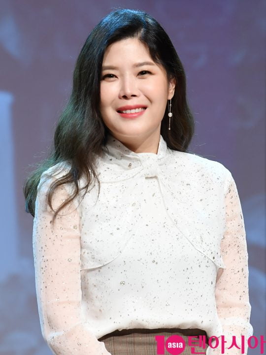 이수♥ 린, 트로트 퀸 송가인 자리 노리나…트로트 전국 투어 준비 중