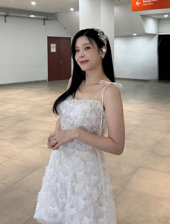 린, 이혼 발표 불과 20일 만에…