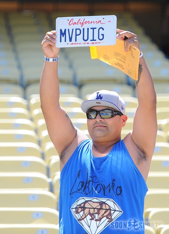 [포토] 제 차량 번호를 MVP 푸이그로 만들었어요