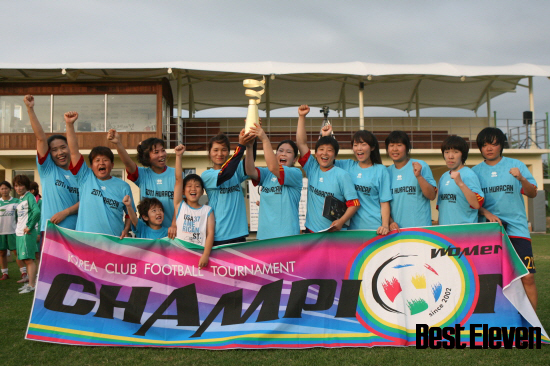 [클럽축구대제전] 진접여성축구단, 첫 출전에 우승 ‘감격’