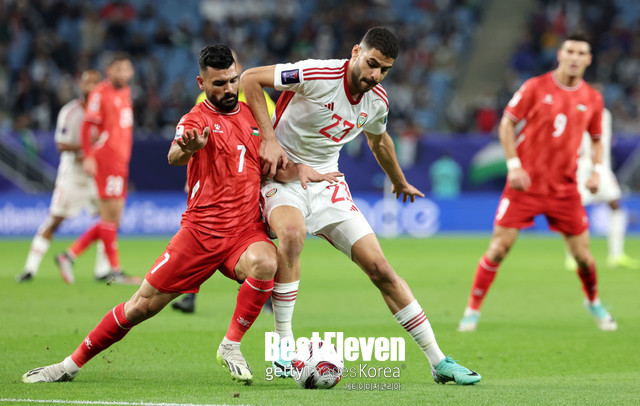 [카타르 아시안컵] 퇴장에 자책골… 악몽 같았던 경기한 벤투 감독의 UAE, 팔레스타인에 1-1 무승부