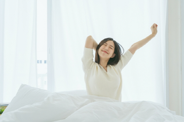아침에 일어나 ‘기지개’부터 켜야 하는 이유
