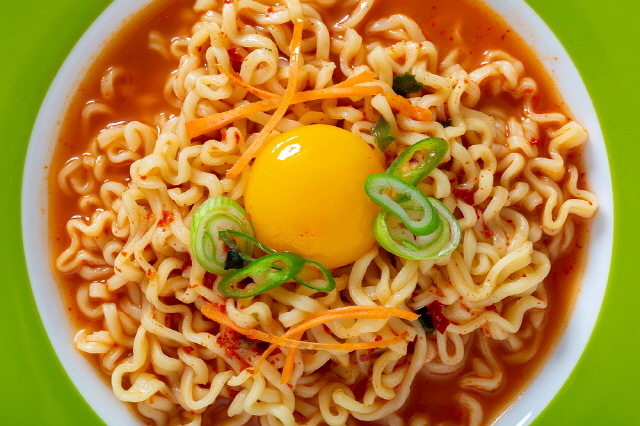 스프 먼저 VS 면 먼저… 라면 최상의 맛 보려면 [주방 속 과학]
