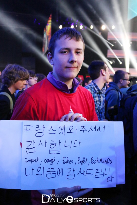 [포토] 한글 치어풀로 SKT K 응원 나선 프랑스 팬