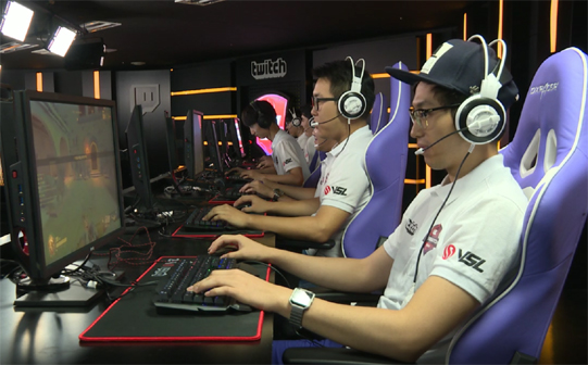 [VSL 오버워치 코리아] 운수대통 엠퍼러와 UW 퀵스, 힘 들이지 않고 나란히 8강행