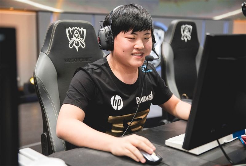 Uzi 지안지하오, 롤드컵 200킬까지 6킬 남았다