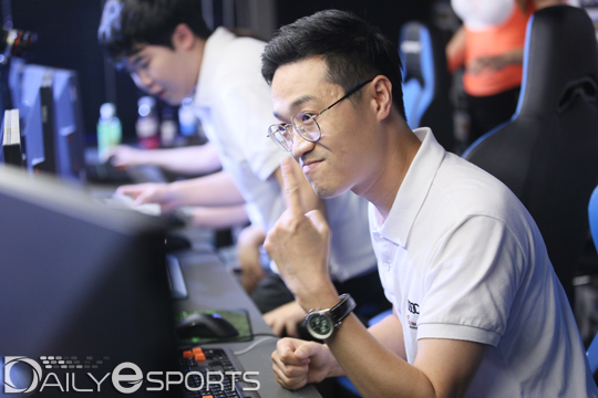 [포토] 디팩토리 모터스포츠 이창우 팀장전 잡었어!
