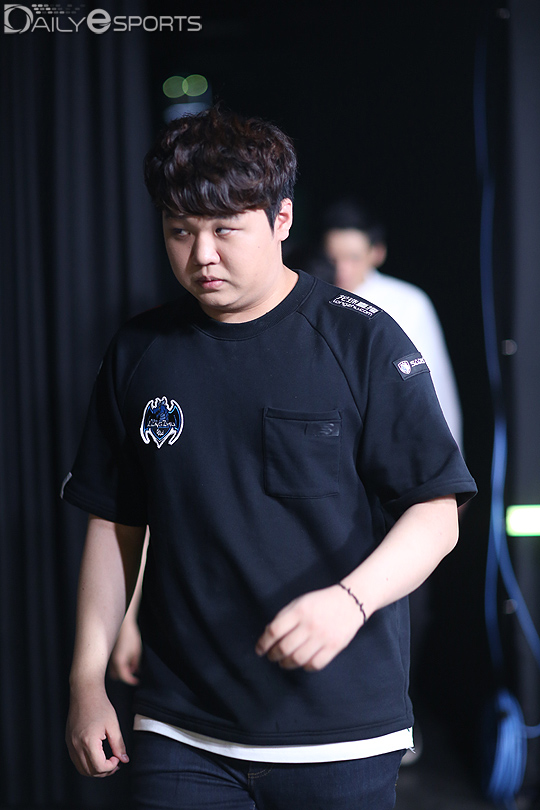 [포토] 매서운 눈매의 프레이 김종인