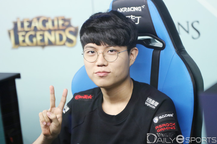 [포토] 커즈 문우찬 자연스러운 브이