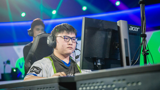 [롤 올스타전] 영리한 Uzi 지안 지하오, Bjergsen 꺾고 1대1 최강자 등극!