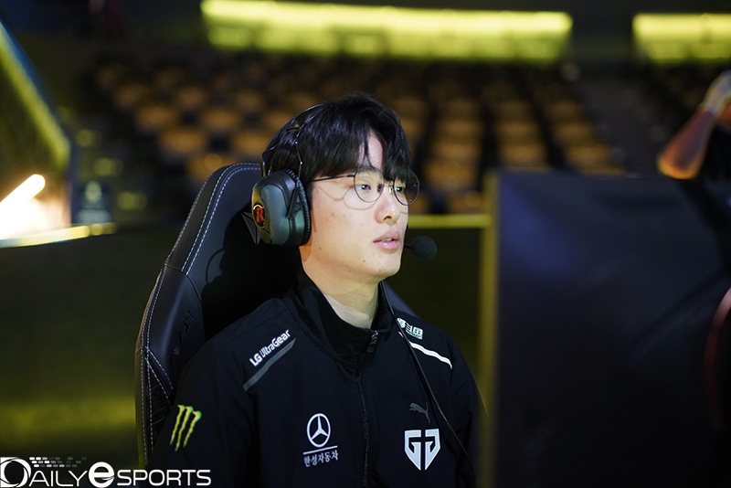 [포토] 라스칼 김광희 경기 전 1대1은 국룰이지