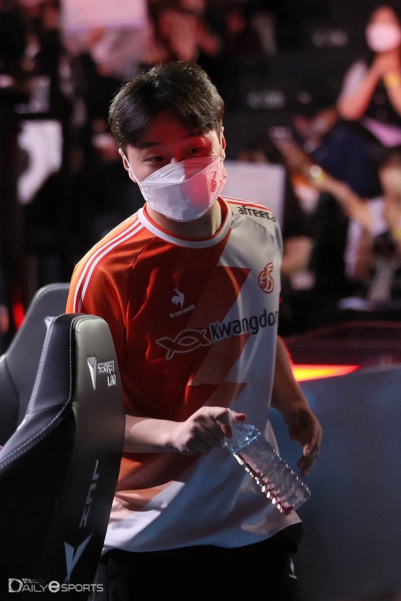[포토] 엘림 최엘림, 2022 LCK 서머 첫 세트 승리