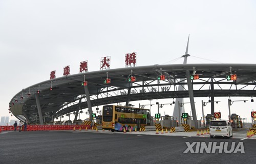 CHINA-HONG KONG-ZHUHAI-MACAO BRIDGE-PUBLIC TRAFFIC (CN)