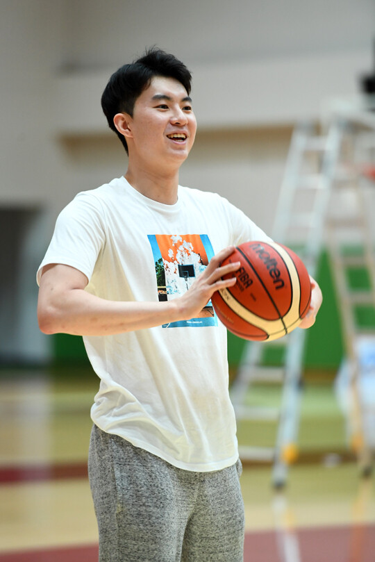 ‘일일 멘토’ 이현중, 유소년 선수에게 남긴 메시지는?