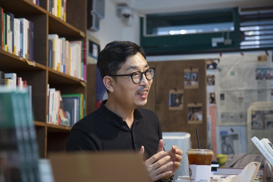 동네서점 3년째 운영 사회학자 노명우 도서정가제 누더기