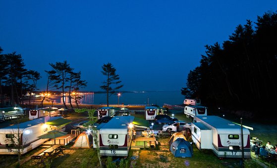 고향 대신 산천, 야영장도 꽉 찼다