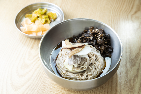 ‘마법 가루’ 배격…항일의병 혼 흐르는 춘천식 메밀냉면